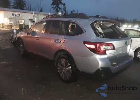 2018 Subaru Outback 2.5I Limited из США, поврежденный, VIN 4S4BSANC2J3223034